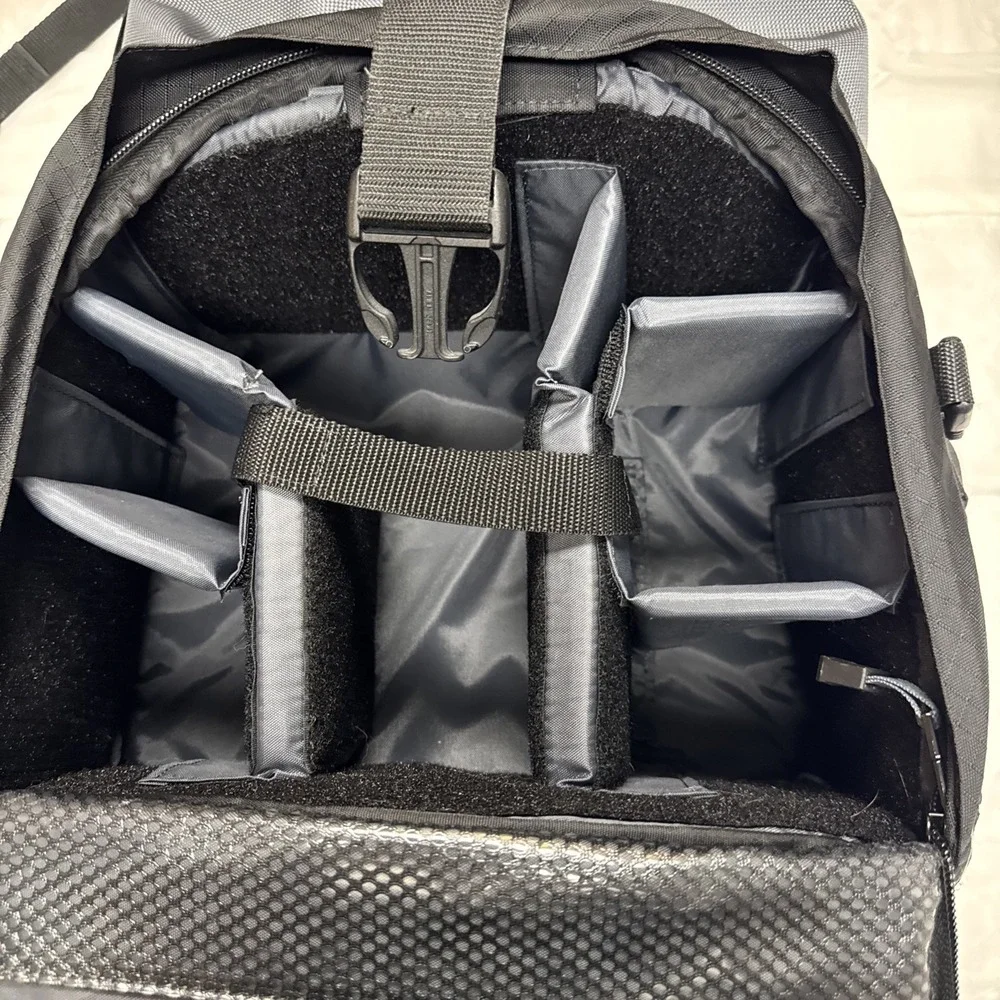 TAMRAC S.A.S PROFESSIONAL‎ CAMERA BACKPACK BLK/GRAY TRAVEL HIKING PADDED 21